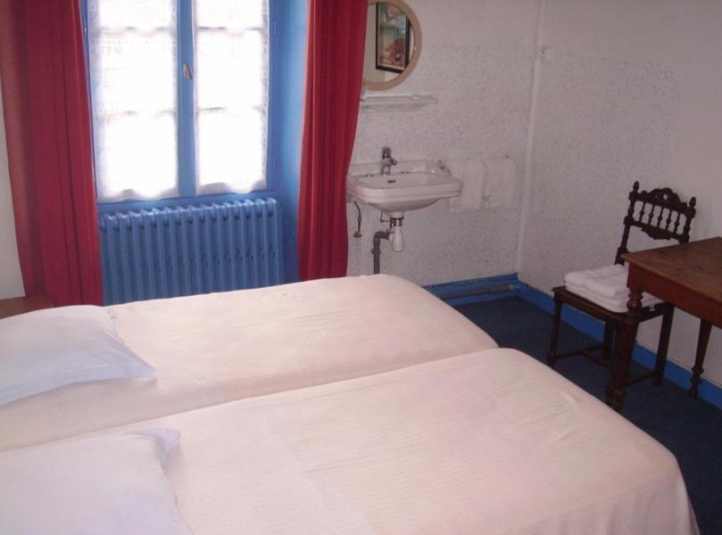 Hotel Du Menhir Locmariaquer Room photo